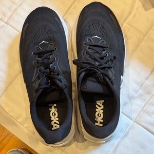 Hoka Men's Black and White Athletic Shoes- Hoka Arahi stability shoe size 12 4E